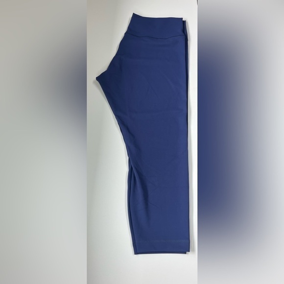 LULULEMON Wunder Train High-Rise Tight 25"
Larkspur size 18 - Picture 5 of 9